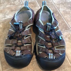 Keen women’s sandals size 7.5 brown mint